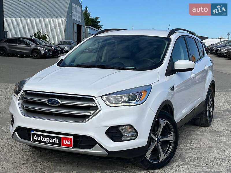 Внедорожник / Кроссовер Ford Escape 2016 в 