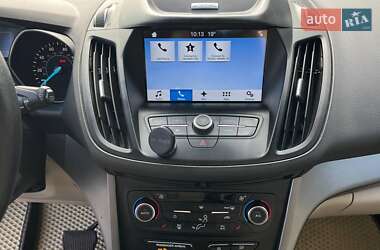 Внедорожник / Кроссовер Ford Escape 2016 в 