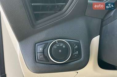 Внедорожник / Кроссовер Ford Escape 2016 в 