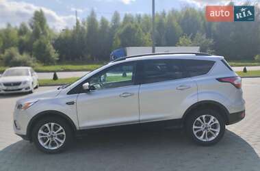 Внедорожник / Кроссовер Ford Escape 2018 в 