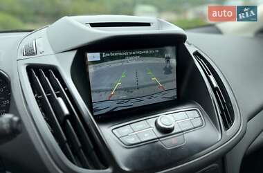 Внедорожник / Кроссовер Ford Escape 2018 в 