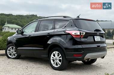 Внедорожник / Кроссовер Ford Escape 2018 в 