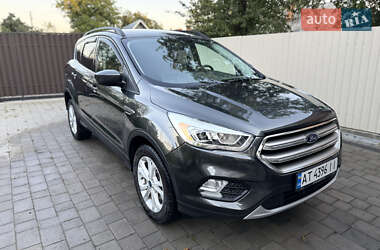 Внедорожник / Кроссовер Ford Escape 2019 в 