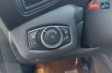 Внедорожник / Кроссовер Ford Escape 2019 в 