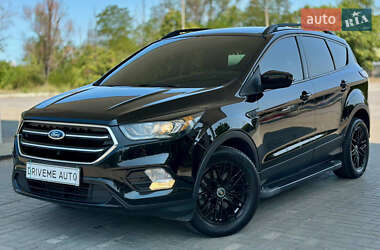 Внедорожник / Кроссовер Ford Escape 2016 в Днепре