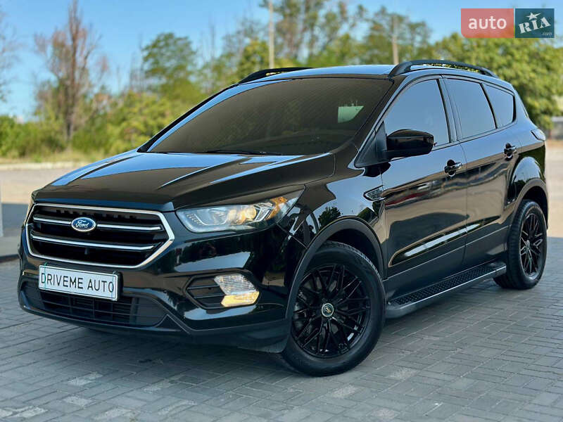 Внедорожник / Кроссовер Ford Escape 2016 в 