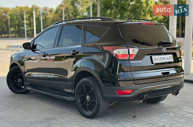Внедорожник / Кроссовер Ford Escape 2016 в 