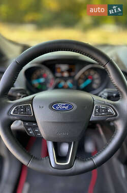 Внедорожник / Кроссовер Ford Escape 2016 в 