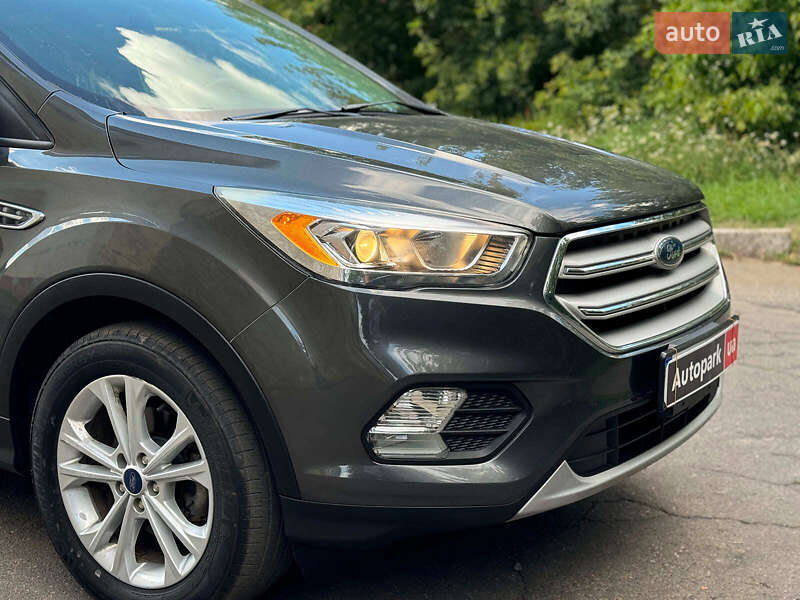 Внедорожник / Кроссовер Ford Escape 2018 в Виннице