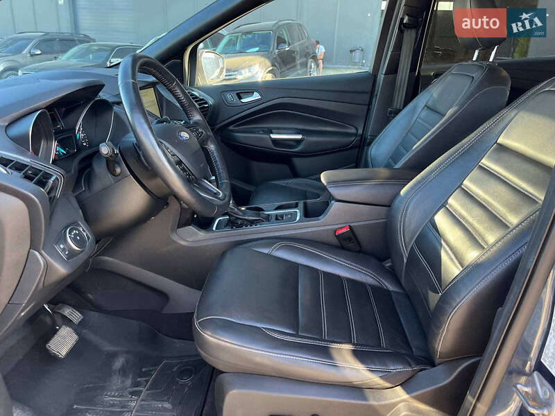 Внедорожник / Кроссовер Ford Escape 2017 в Львове