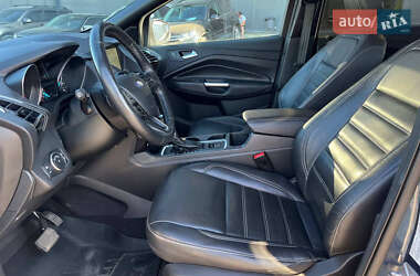 Внедорожник / Кроссовер Ford Escape 2017 в 