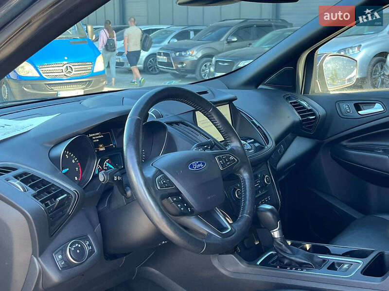 Внедорожник / Кроссовер Ford Escape 2017 в Львове