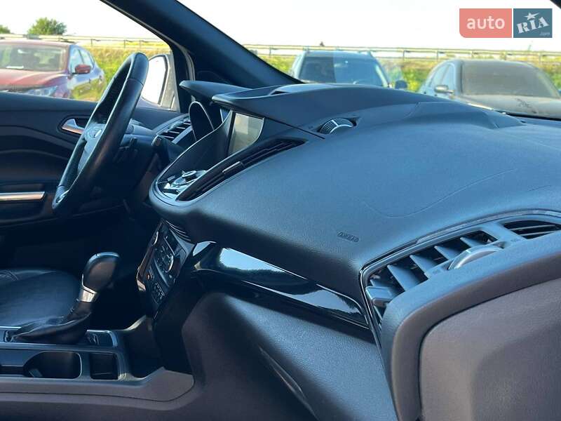 Внедорожник / Кроссовер Ford Escape 2017 в Львове