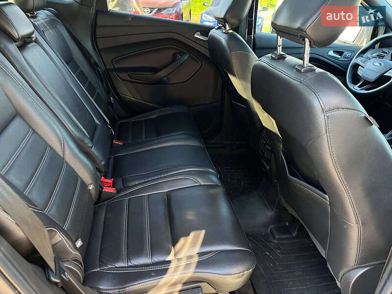 Внедорожник / Кроссовер Ford Escape 2017 в Львове