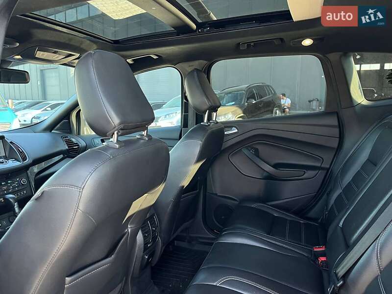 Внедорожник / Кроссовер Ford Escape 2017 в Львове