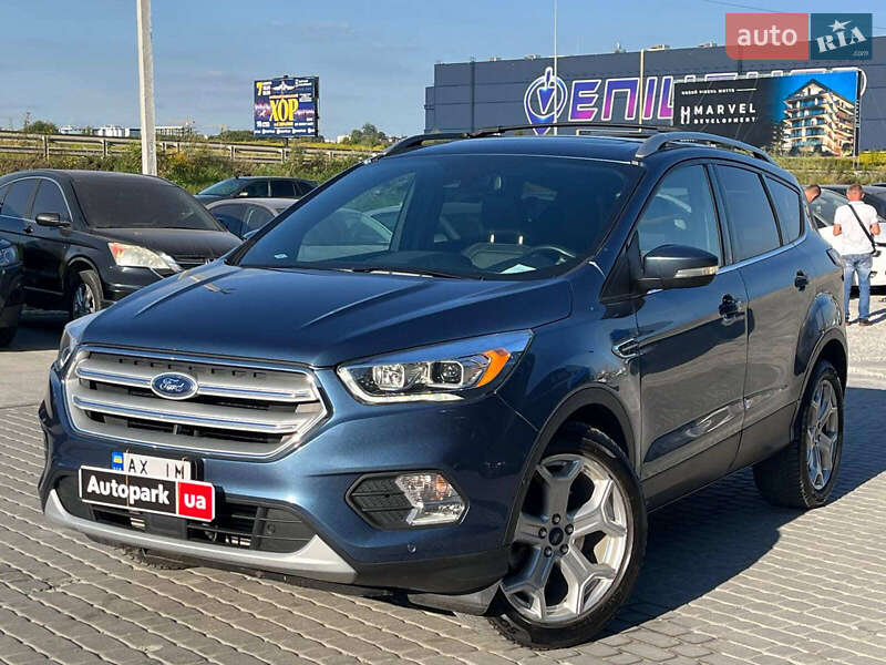 Внедорожник / Кроссовер Ford Escape 2017 в 