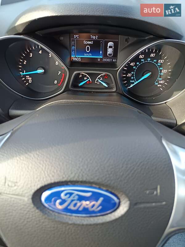 Внедорожник / Кроссовер Ford Escape 2014 в Отынии