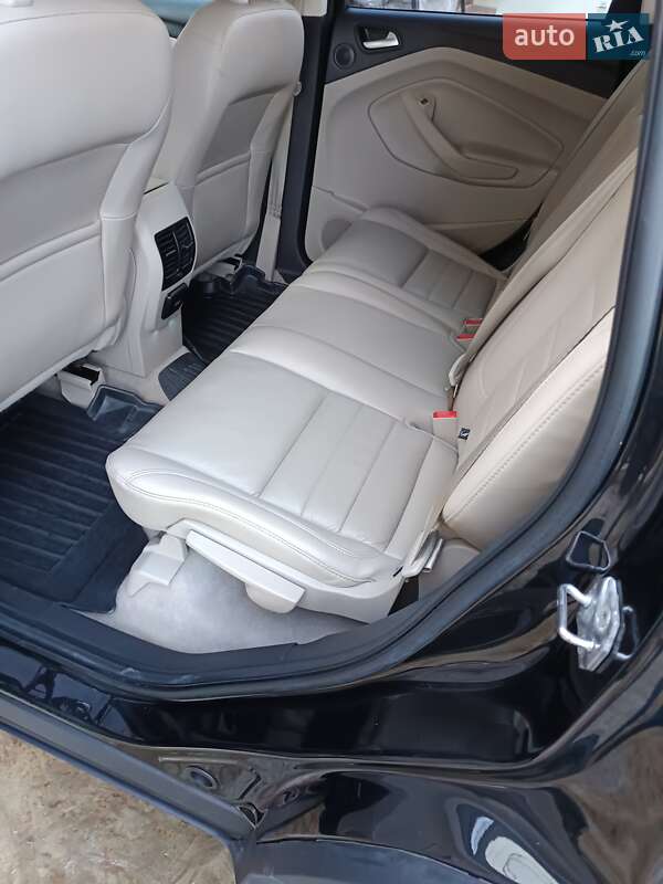 Внедорожник / Кроссовер Ford Escape 2014 в Отынии