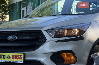 Внедорожник / Кроссовер Ford Escape 2017 в 