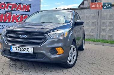 Внедорожник / Кроссовер Ford Escape 2017 в 