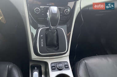 Внедорожник / Кроссовер Ford Escape 2012 в 