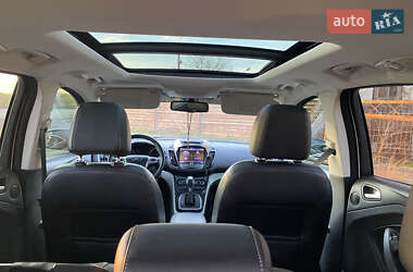 Внедорожник / Кроссовер Ford Escape 2012 в 