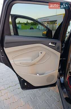 Внедорожник / Кроссовер Ford Escape 2012 в 