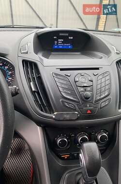 Внедорожник / Кроссовер Ford Escape 2015 в 