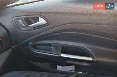 Внедорожник / Кроссовер Ford Escape 2014 в 