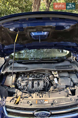 Внедорожник / Кроссовер Ford Escape 2014 в 