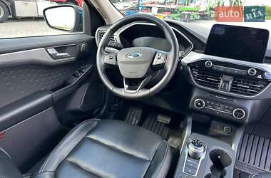 Внедорожник / Кроссовер Ford Escape 2020 в 