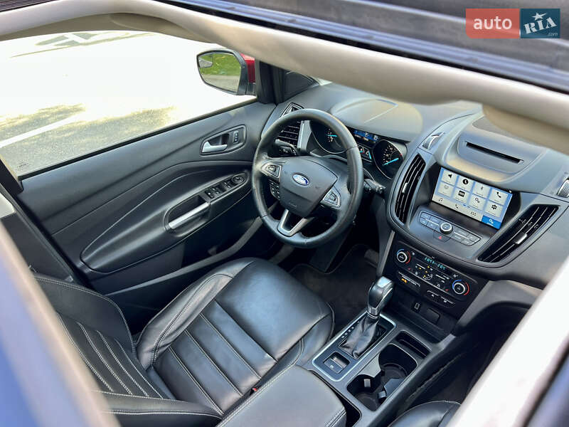 Внедорожник / Кроссовер Ford Escape 2018 в Киеве