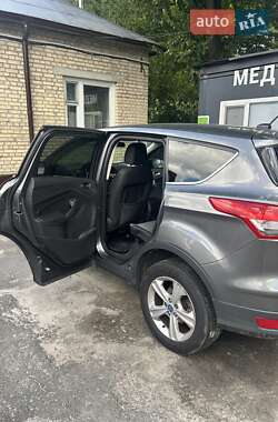 Внедорожник / Кроссовер Ford Escape 2013 в 
