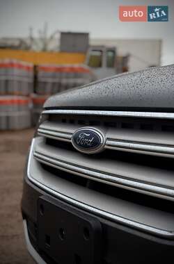 Внедорожник / Кроссовер Ford Escape 2019 в 