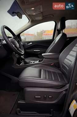 Внедорожник / Кроссовер Ford Escape 2019 в 