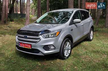 Внедорожник / Кроссовер Ford Escape 2019 в Дубно