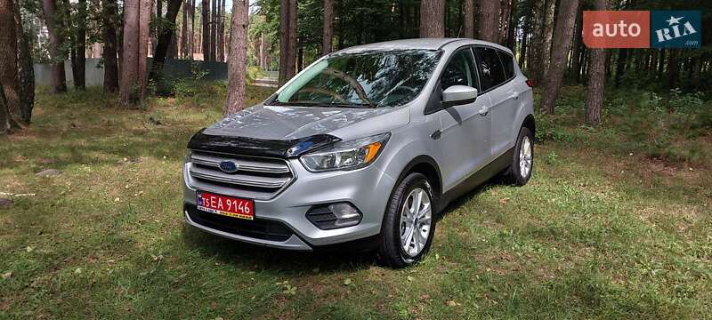 Внедорожник / Кроссовер Ford Escape 2019 в 
