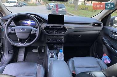 Внедорожник / Кроссовер Ford Escape 2020 в 