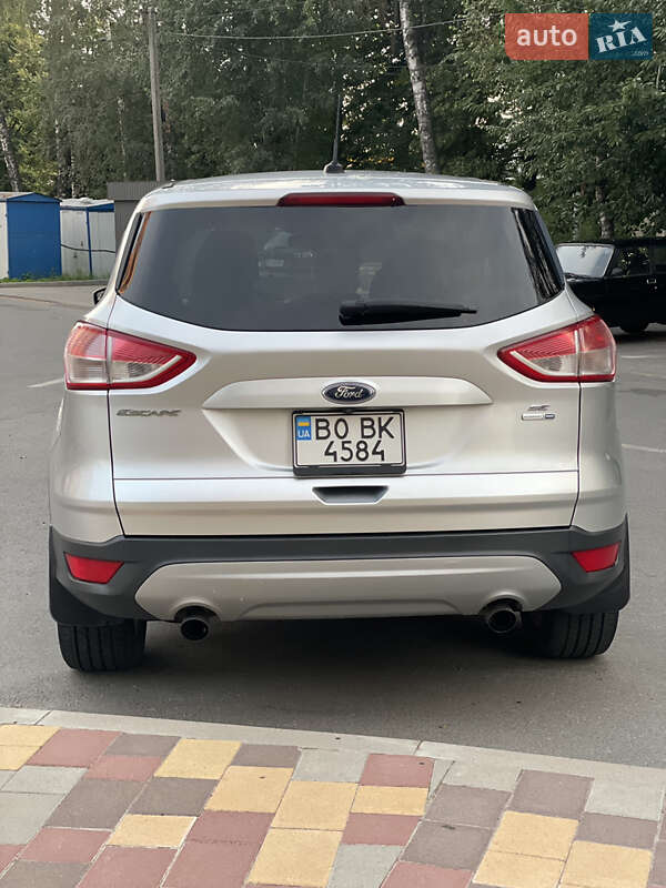 Внедорожник / Кроссовер Ford Escape 2015 в Тернополе