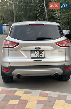 Внедорожник / Кроссовер Ford Escape 2015 в 