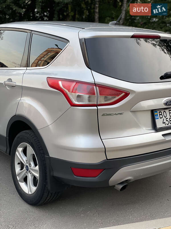 Внедорожник / Кроссовер Ford Escape 2015 в Тернополе