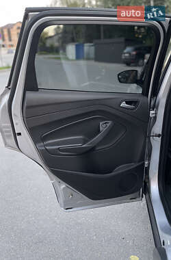 Внедорожник / Кроссовер Ford Escape 2015 в 