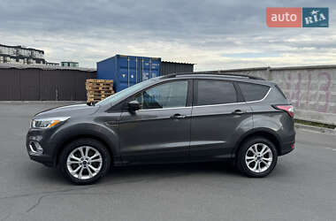 Внедорожник / Кроссовер Ford Escape 2017 в 
