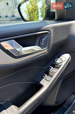 Внедорожник / Кроссовер Ford Escape 2021 в 