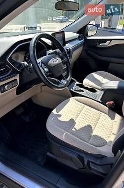 Внедорожник / Кроссовер Ford Escape 2021 в 