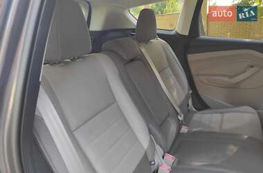 Внедорожник / Кроссовер Ford Escape 2013 в 