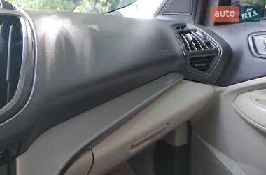 Внедорожник / Кроссовер Ford Escape 2013 в 