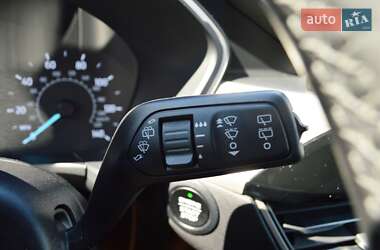 Внедорожник / Кроссовер Ford Escape 2022 в 