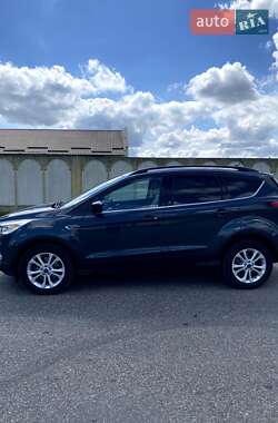 Внедорожник / Кроссовер Ford Escape 2018 в 