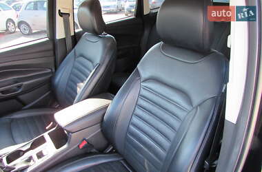 Внедорожник / Кроссовер Ford Escape 2016 в 